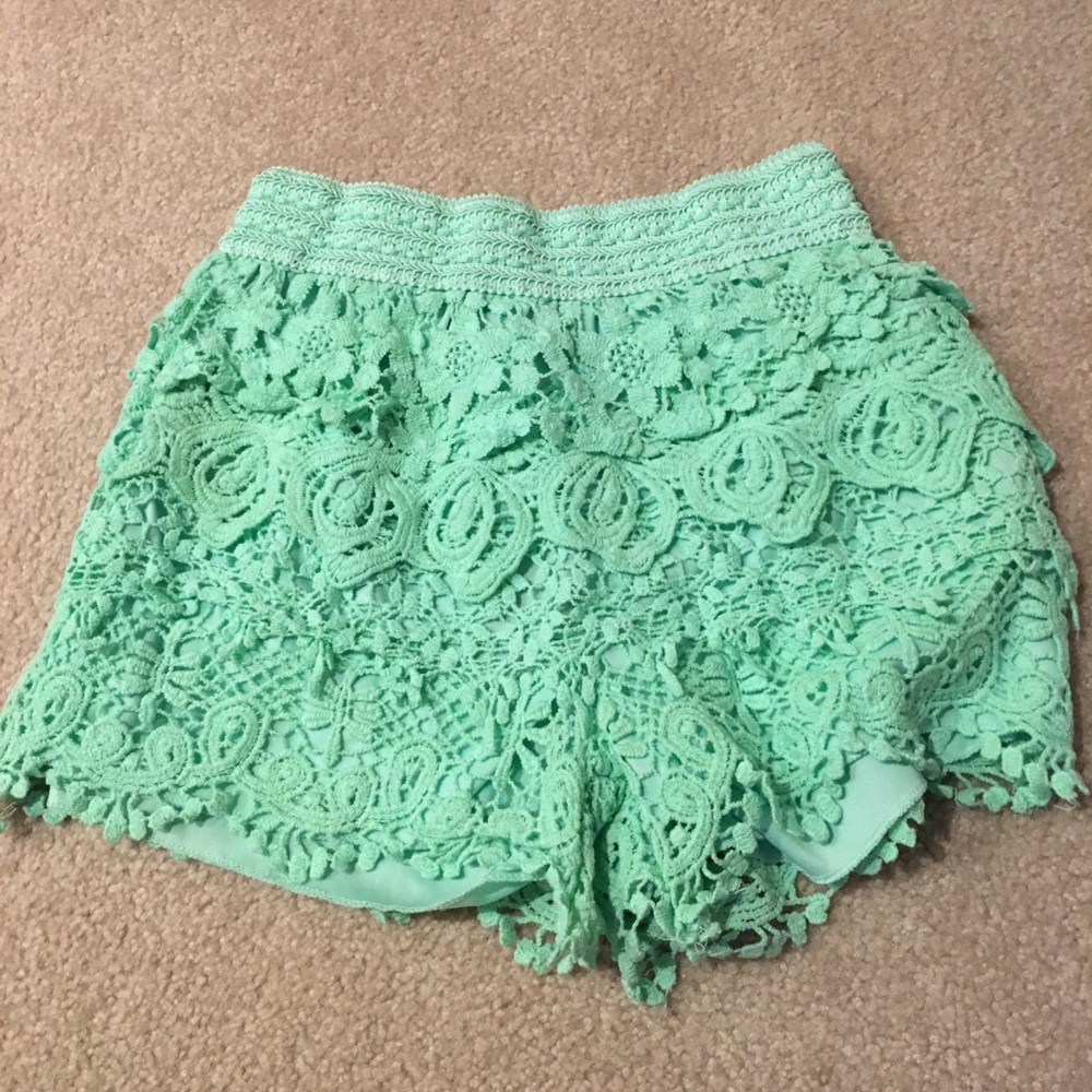 Women’s mint green lace shorts